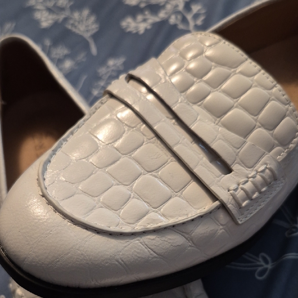Naturalizer Ivory Croc-Embossed Penny Loafers - Picture 7 of 7